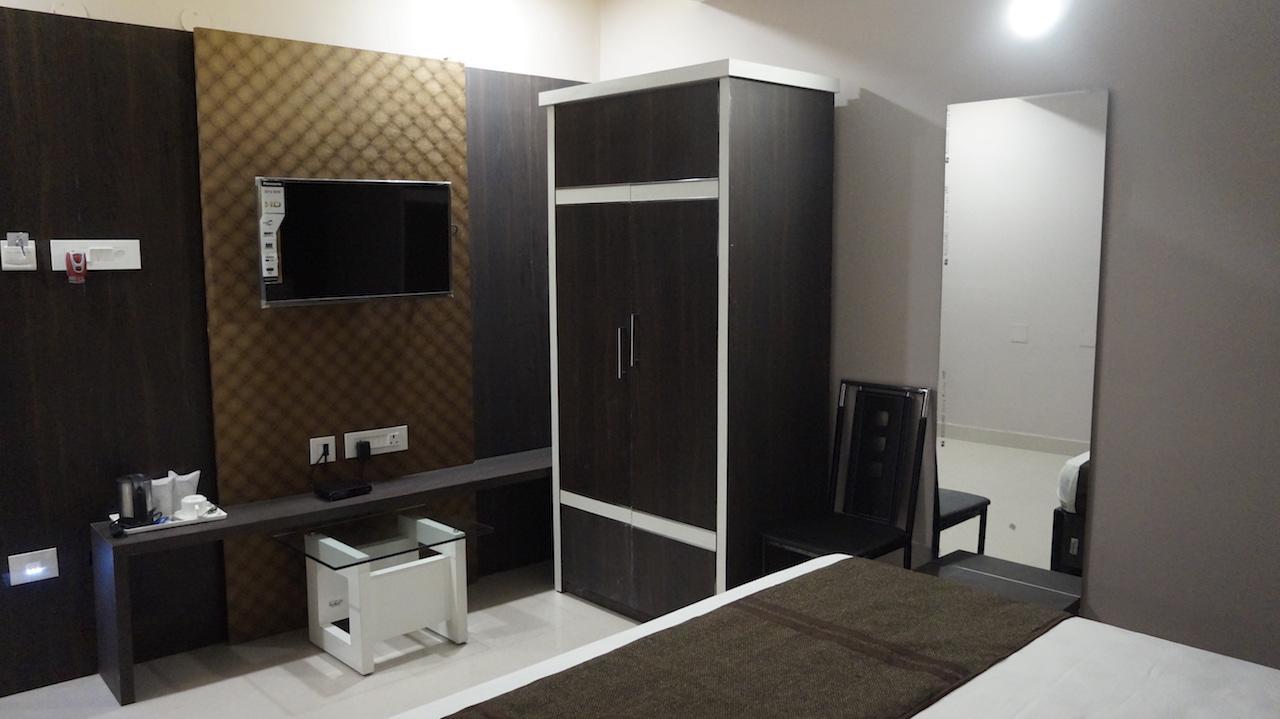 Hotel Golden Tulip Jalpāiguri Εξωτερικό φωτογραφία